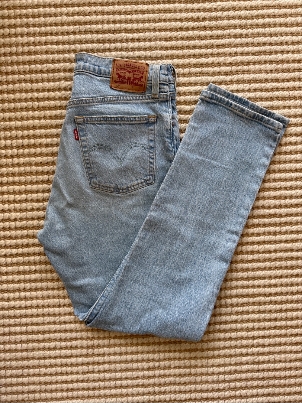 29x30 Levi’s 501 Original Fit Jeans – Light Wash (Button Fly)